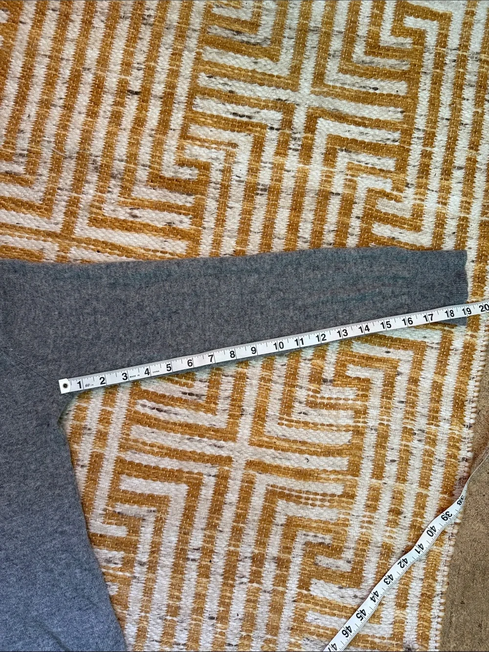 QUINCE 100% Cashmere Gray V-Neck Sweater
